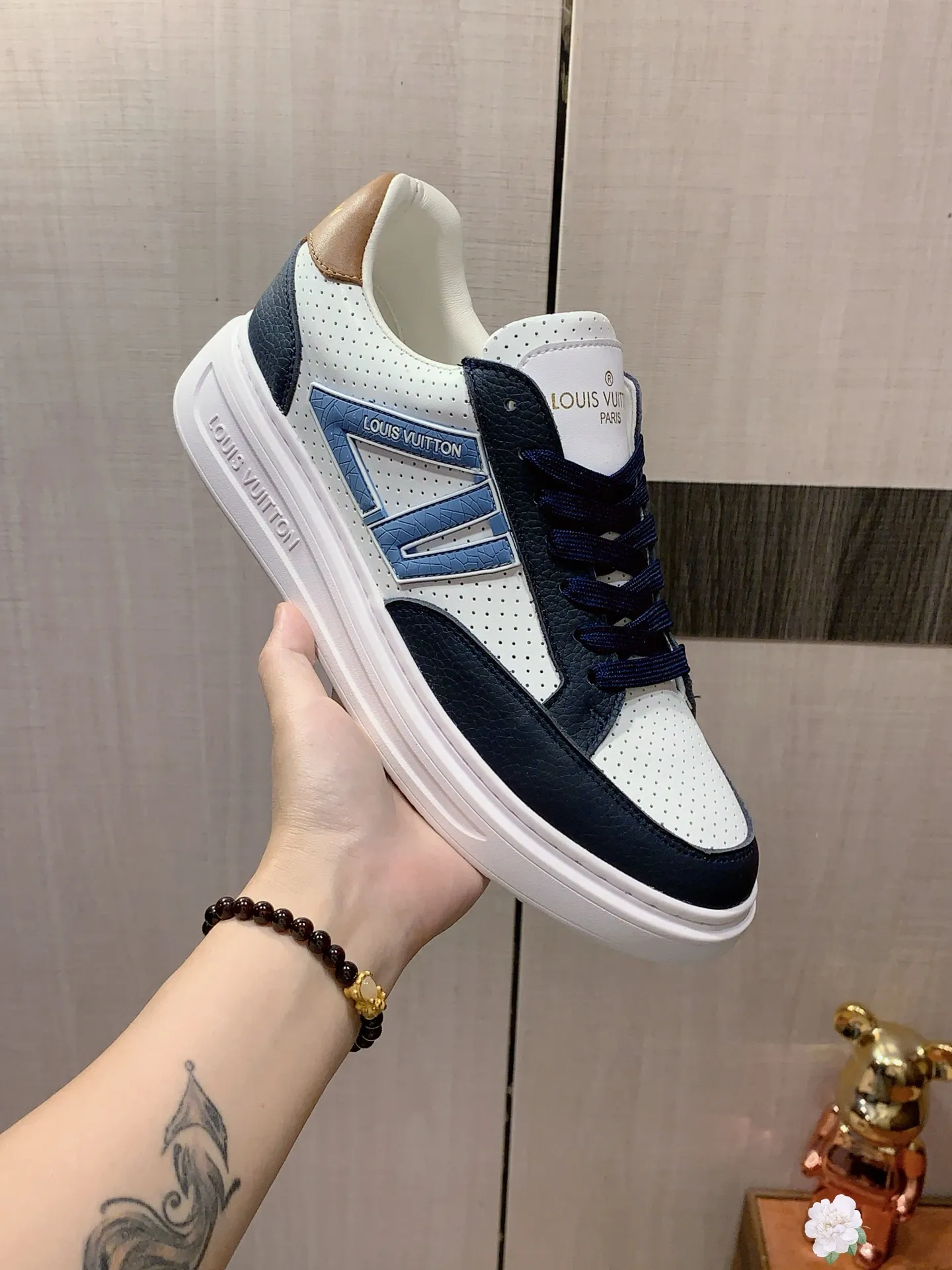 Men's Men's Shoes 💰420💰💰🎩🎩[Lightning][Lightning] "Lv*" The latest and most popular casual shoes, top brands [Seduce] Luxury ~ Purchasing Agency, Top ~ Quality. [Strong] The upper is made of imported breathable cowhide with material ➕ breathable sheepskin feet (•) and fine workmanship. Original stylish and stylish soft rubber wear-resistant and non-slip outsole, light and comfortable on the feet, the real thing looks better when taken in real life, 413: code: 38-44, 6️⃣ colors selected
